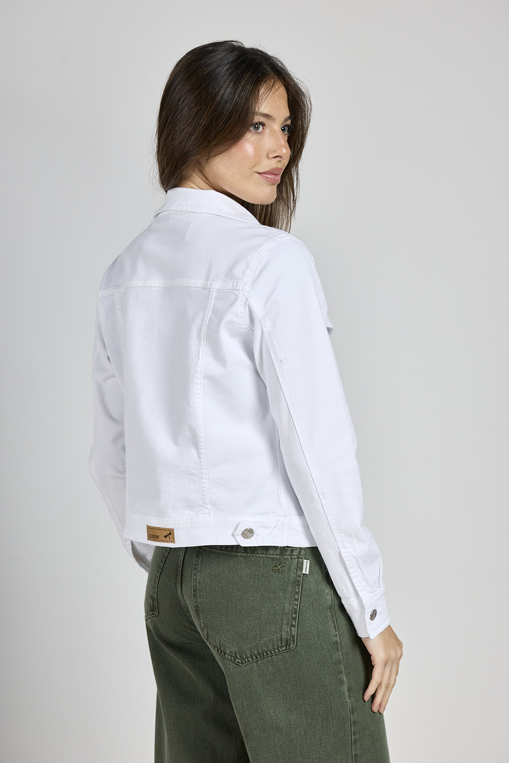 Alternative view of ART. 089 | CAMPERA BLANCA CLÁSICA  ELASTIZADO