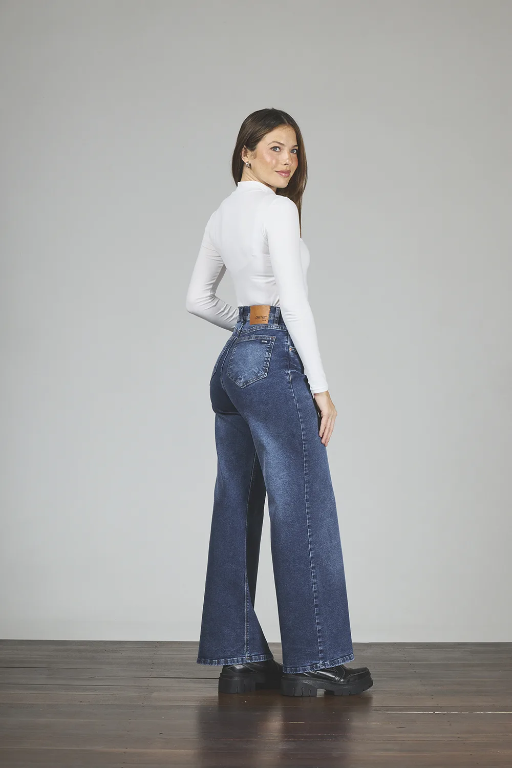 Alternative view of ART. 104 | WIDE LEG STONE CON GANCHO ELASTIZADO