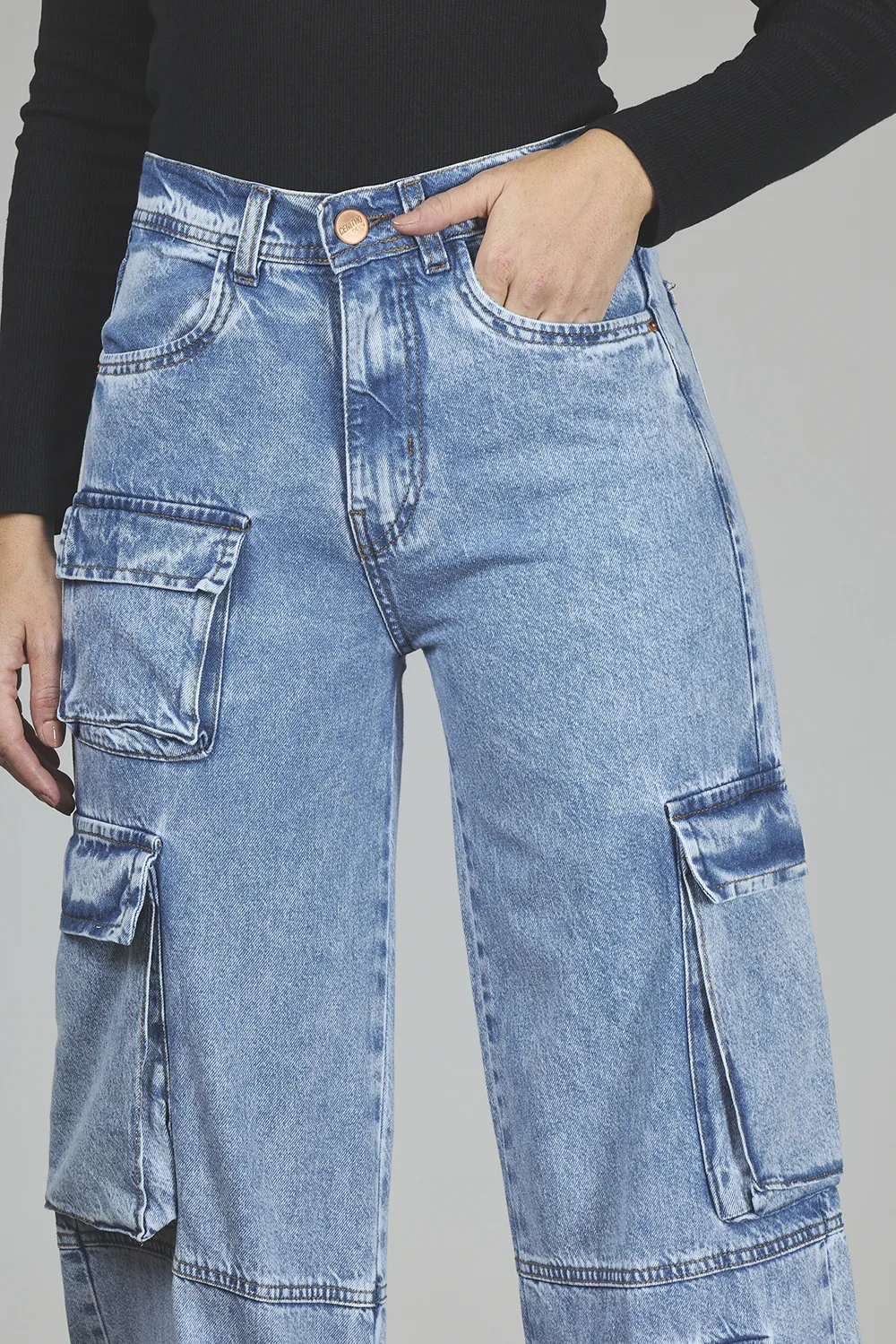 ART. 272 | WIDE LEG CARGO CELESTE BOLSILLO DELANTERO RÍGIDO - Imagen 3