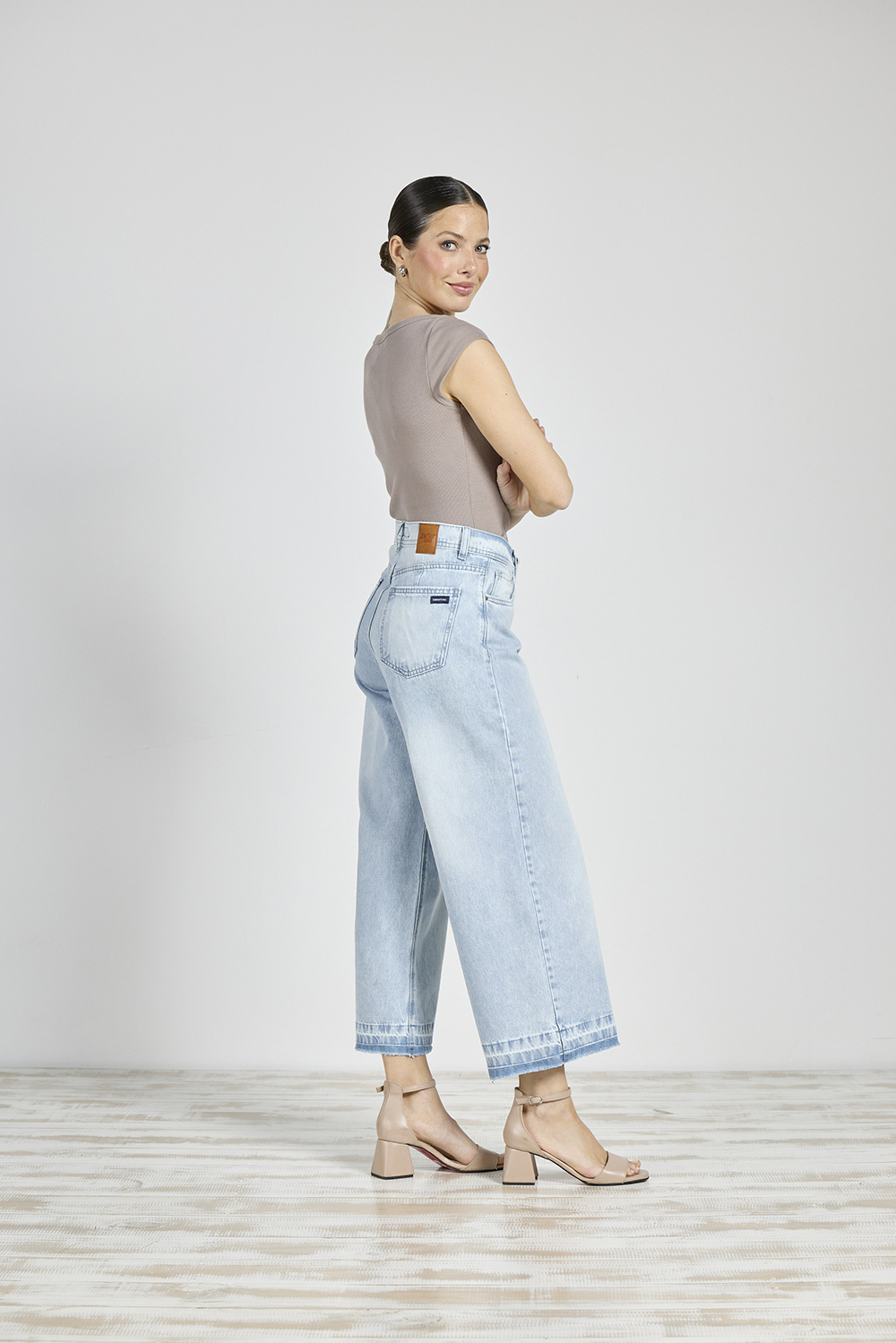 Alternative view of ART. 285 | CROP WIDE LEG CELESTE BOTA DESCOCIDA RÍGIDO