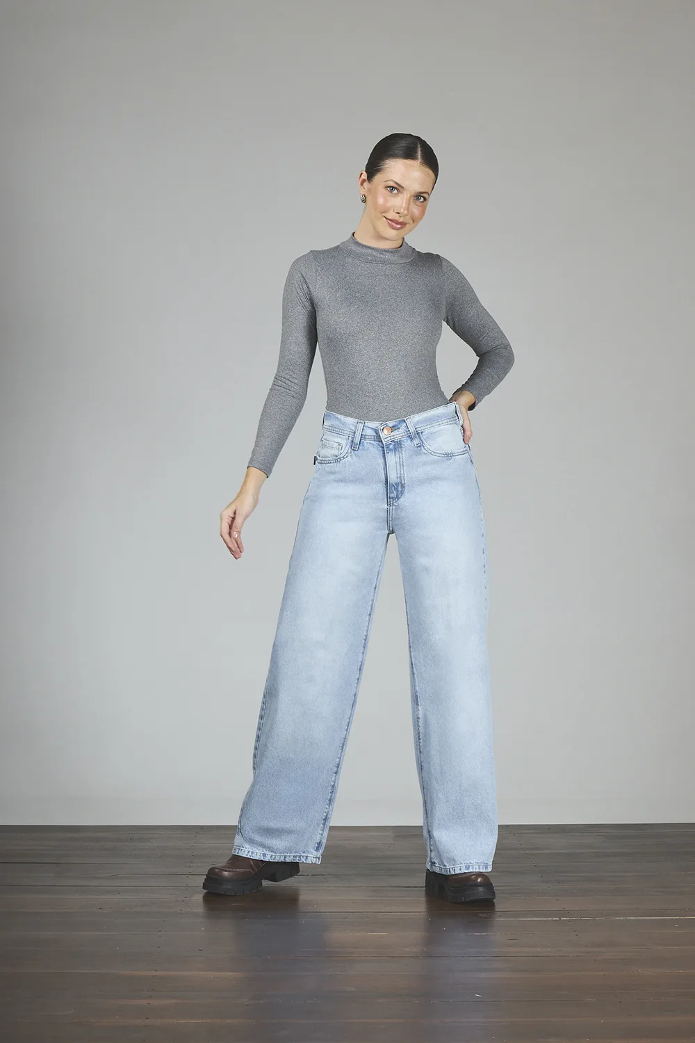 ART. 286 | WIDE LEG CELESTE CLASICO BOLSILLO PULIDO RÍGIDO