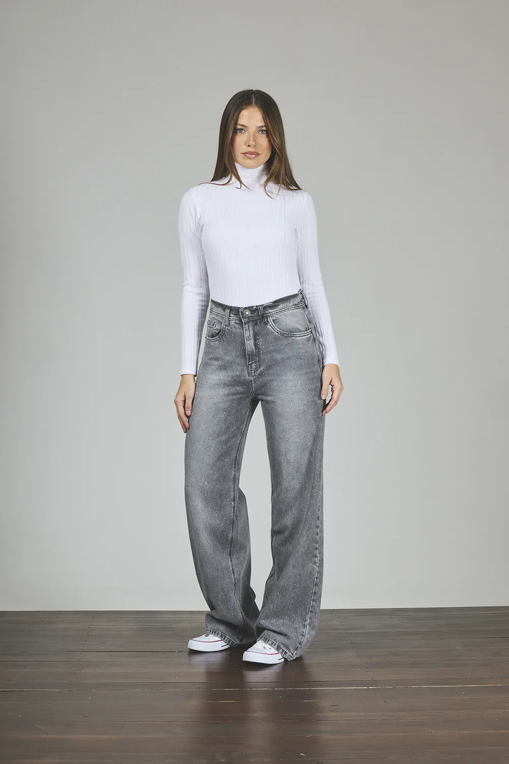 ART. 295 | WIDE LEG GRIS CON STRASS RÍGIDO