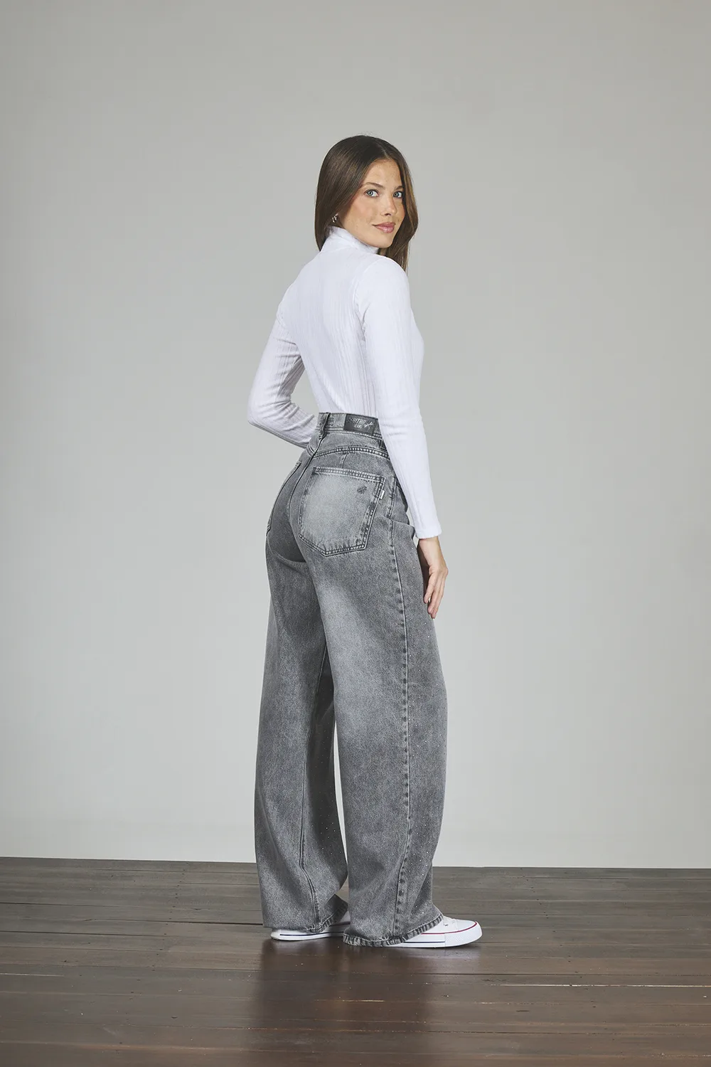 Alternative view of ART. 295 | WIDE LEG GRIS CON STRASS RÍGIDO