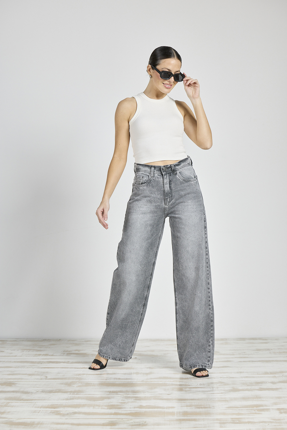 ART. 295 | WIDE LEG GRIS CON STRASS RÍGIDO