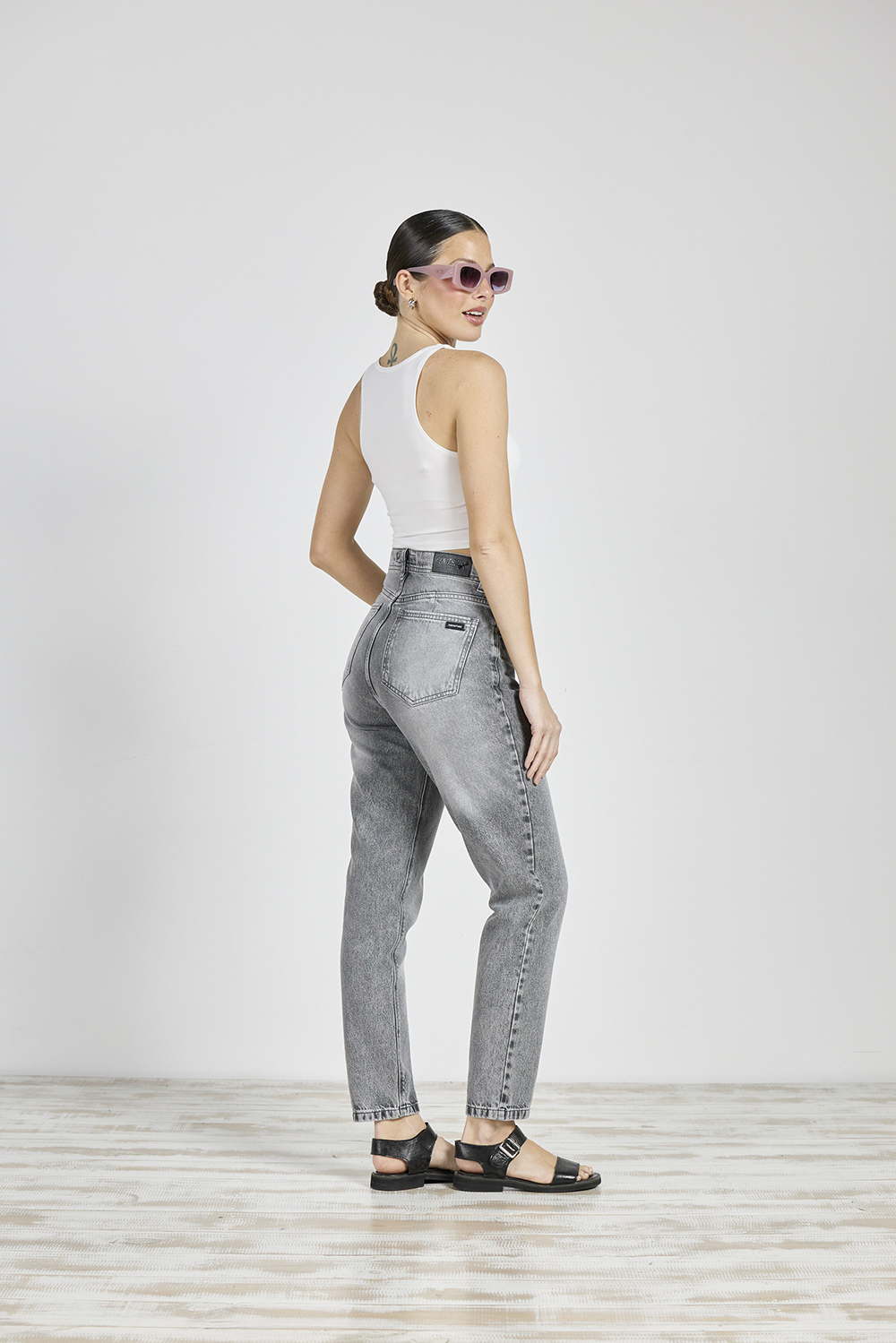 Alternative view of ART. 316 | MOM CLÁSICO GRIS LOCALIZADO RÍGIDO