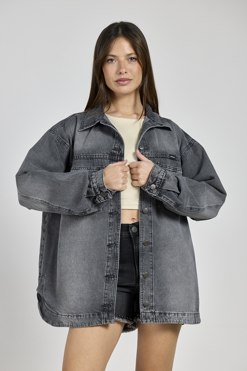 ART. 321 | CAMISACO OVERSIZE GRIS RÍGIDO