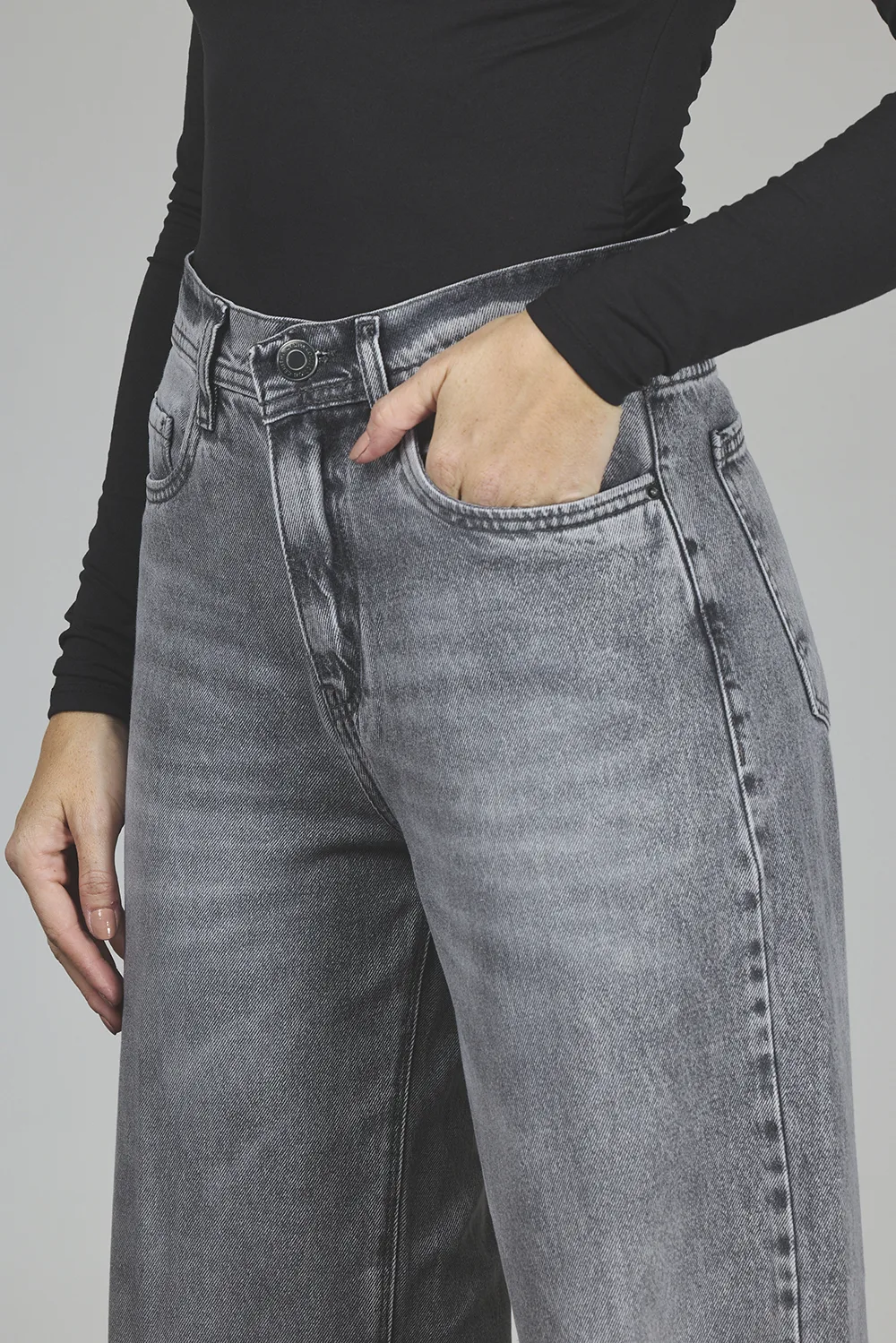 Alternative view of ART. 322 | WIDE LEG GRIS CLÁSICO BOLSILLO PULIDO RÍGIDO