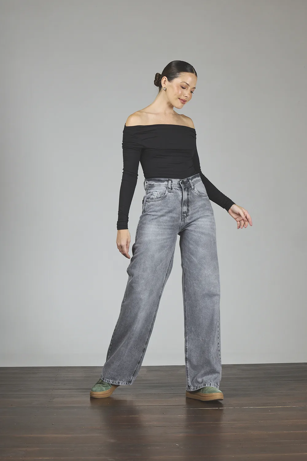 ART. 322 | WIDE LEG GRIS CLÁSICO BOLSILLO PULIDO RÍGIDO - Imagen 4