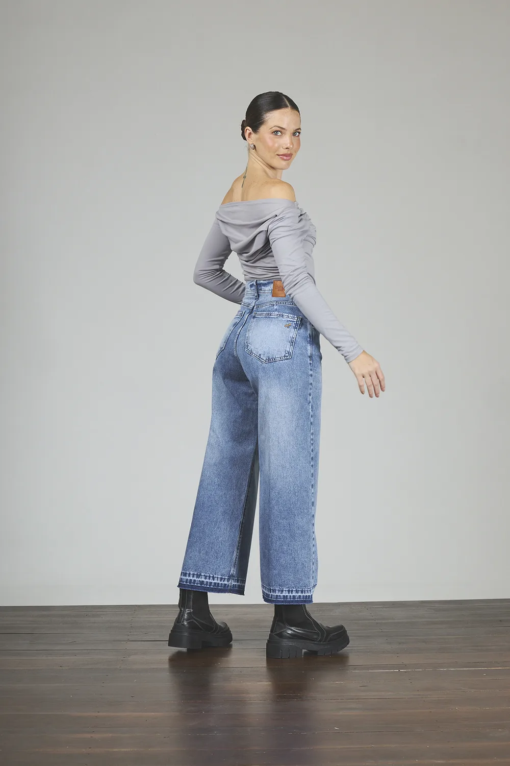 Alternative view of ART. 339 | WIDE LEG CROP STONE BOTA DESCOCIDA RIGIDO