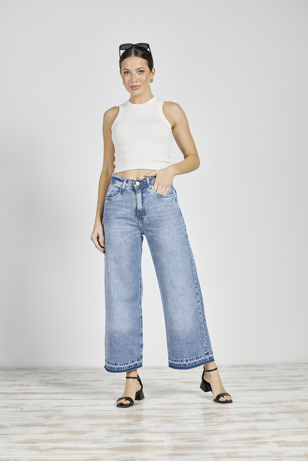 ART. 339 | WIDE LEG CROP STONE BOTA DESCOCIDA RIGIDO
