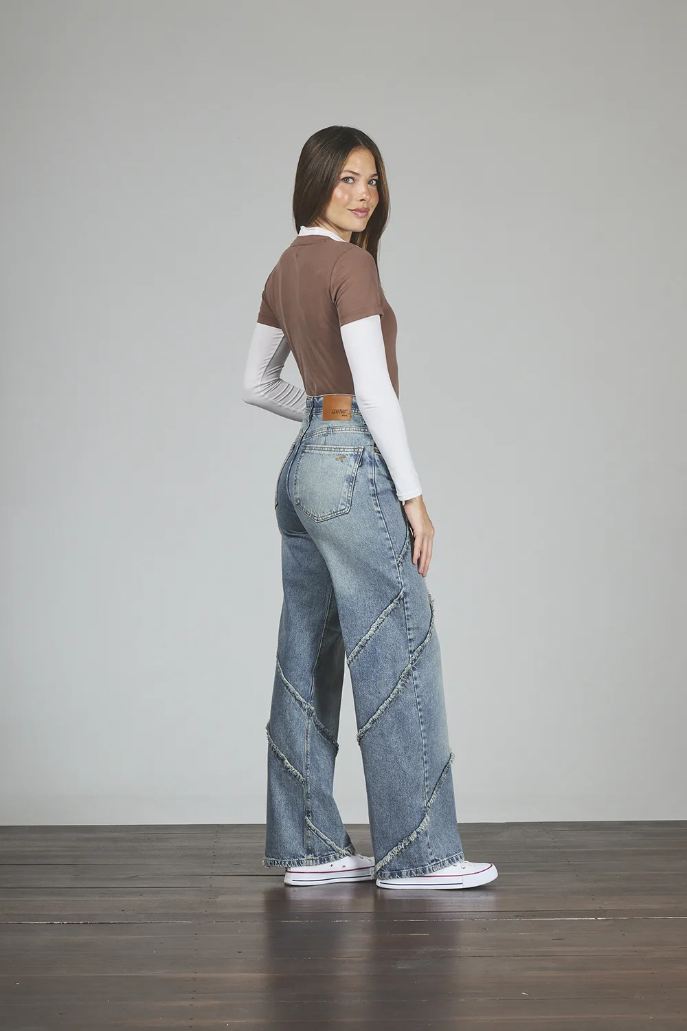 Alternative view of ART. 366 | BAGGY MATIZADO CON RECORTE DEFLECADO RÍGIDO