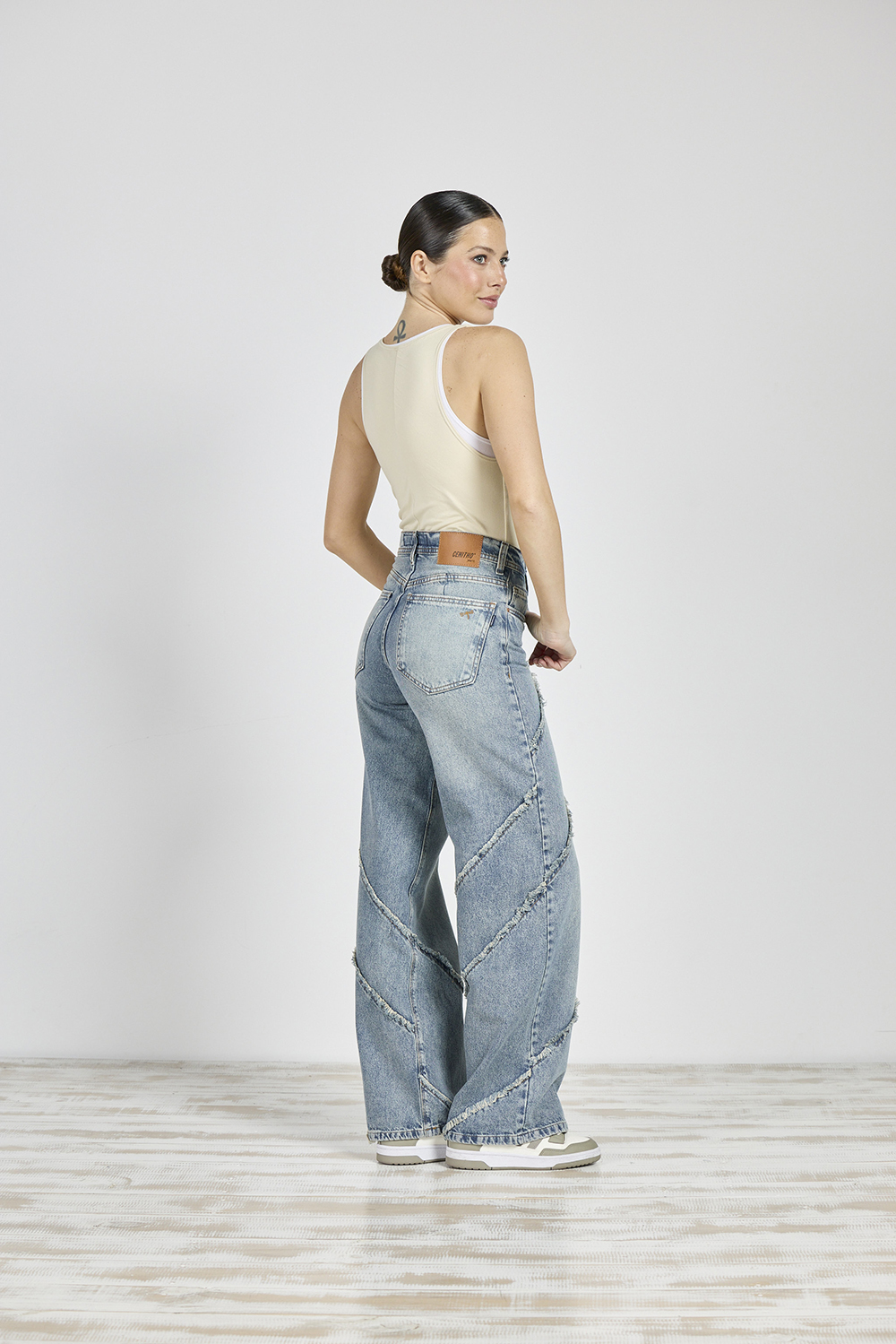 Alternative view of ART. 366 | BAGGY MATIZADO CON RECORTE DEFLECADO RÍGIDO