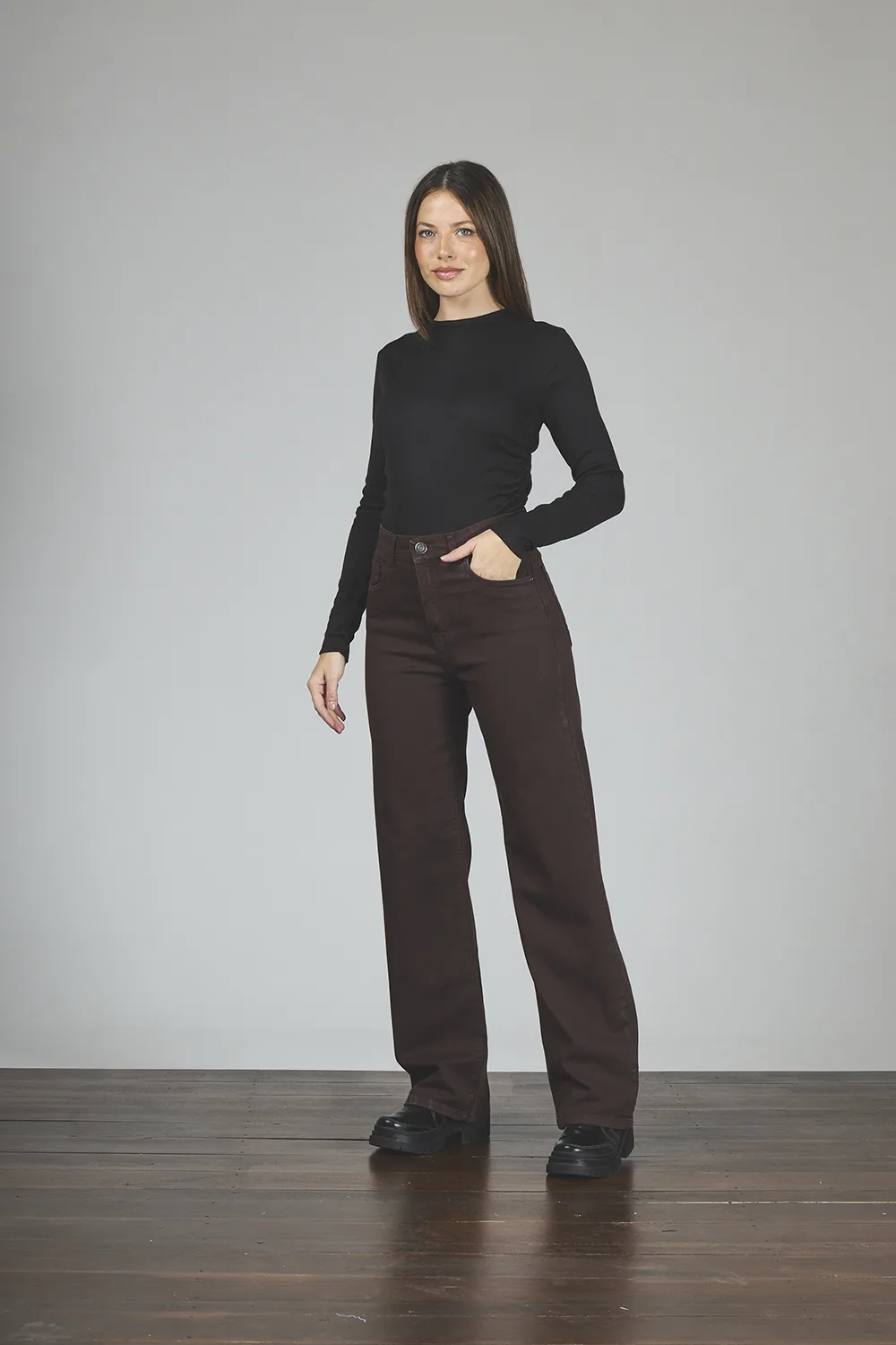 ART. 378 | WIDE LEG CLÁSICO CHOCOLATE ELASTIZADO