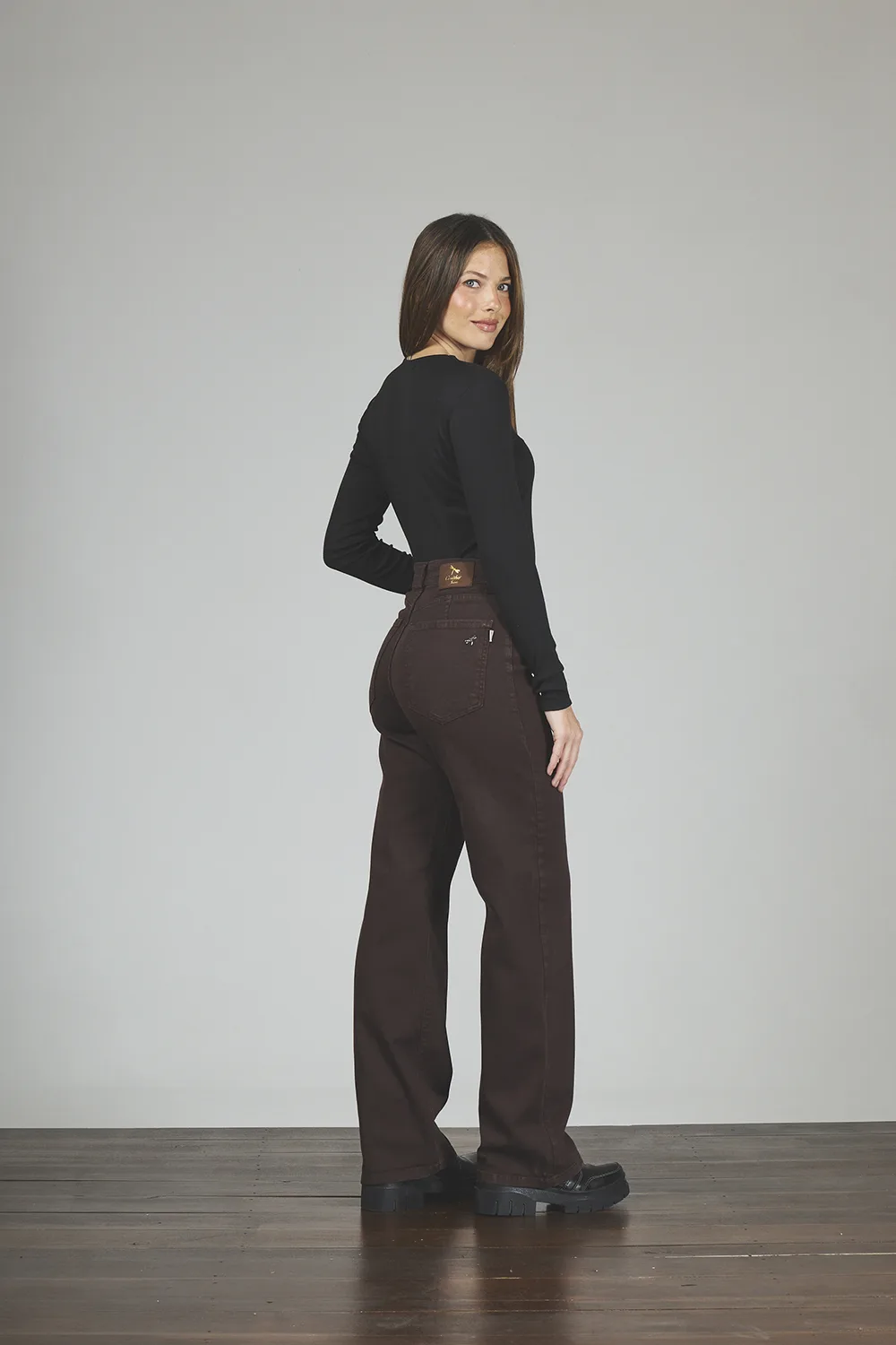 ART. 378 | WIDE LEG CLÁSICO CHOCOLATE ELASTIZADO - Imagen 3