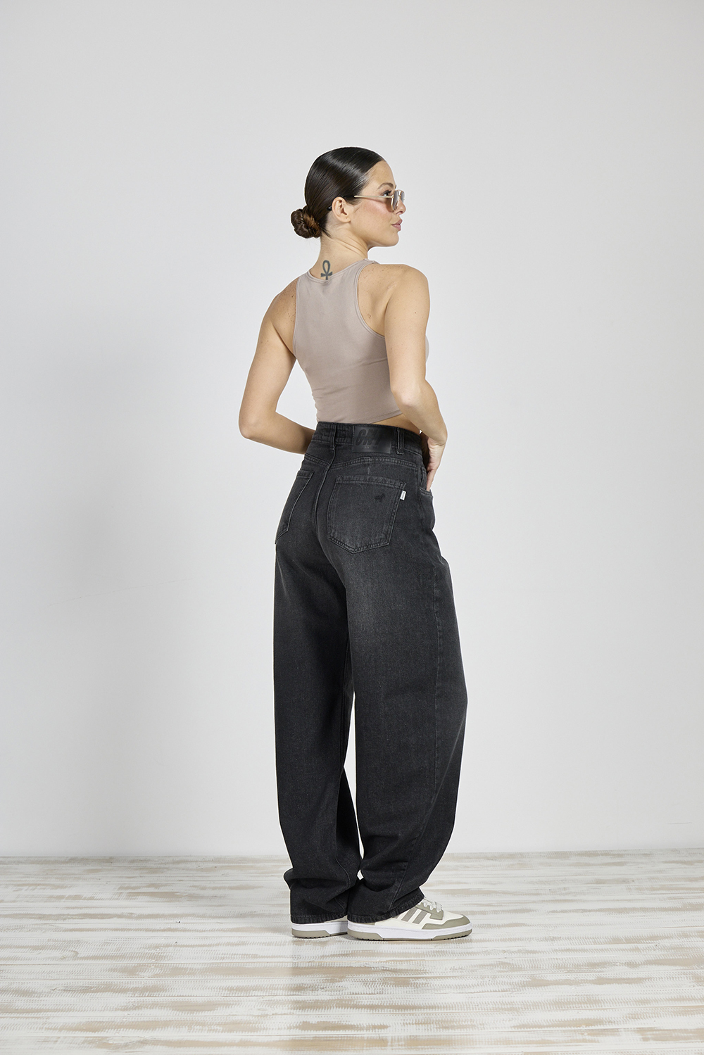 Alternative view of ART. 385 | BALLON NEGRO HUMO CLÁSICO RÍGIDO