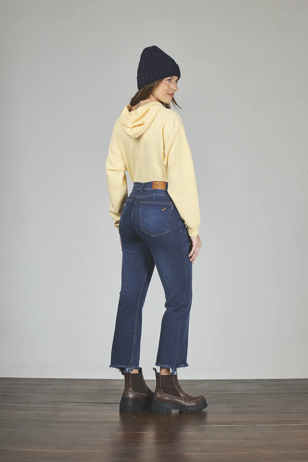 Alternative view of ART. 393 | CROP SEMI OXFORD AZUL BOTA DEFLECADO ELASTIZADO