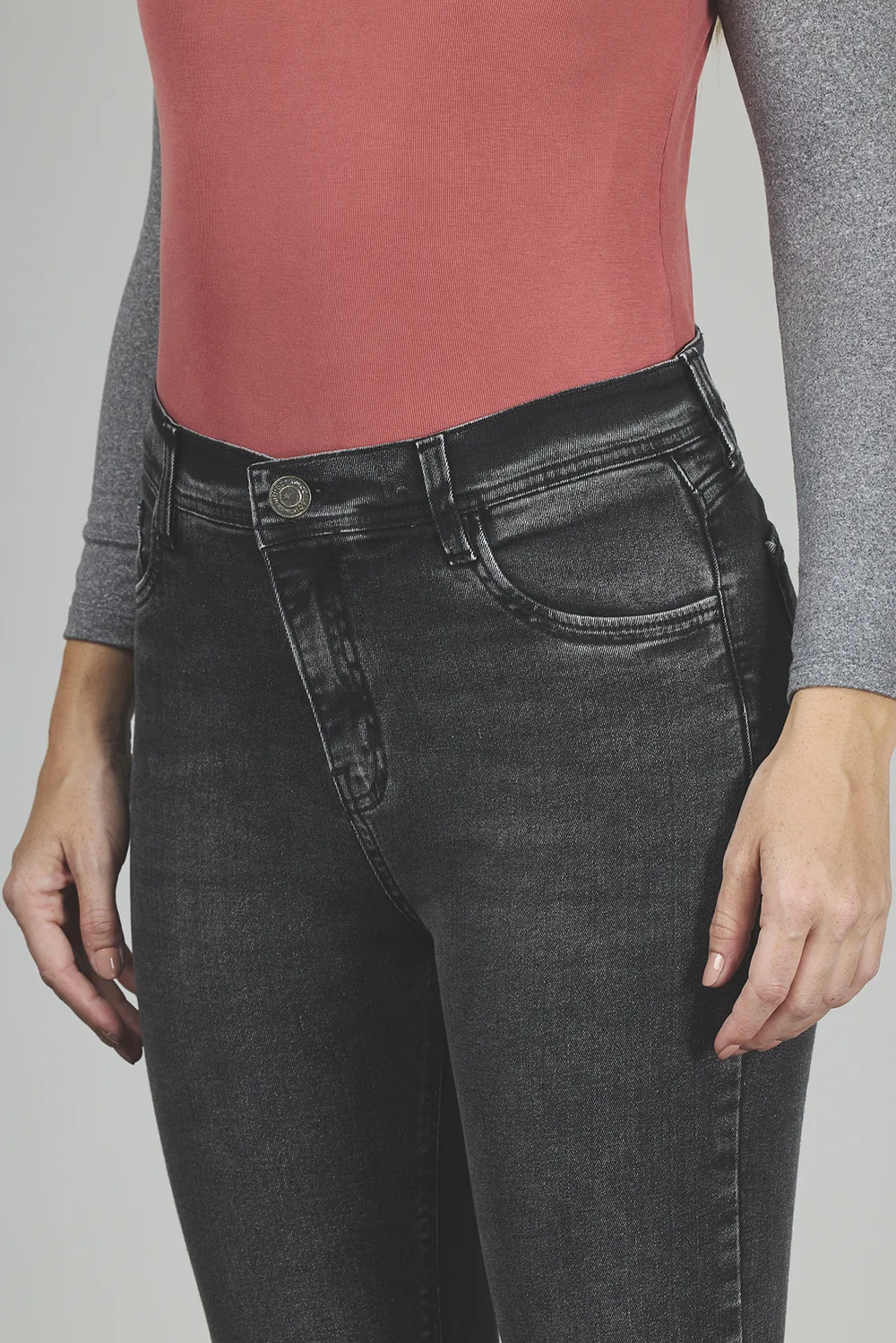 ART. 409 | CROP NEGRO HUMO BOTA DEFLECADO ELASTIZADO - Imagen 3