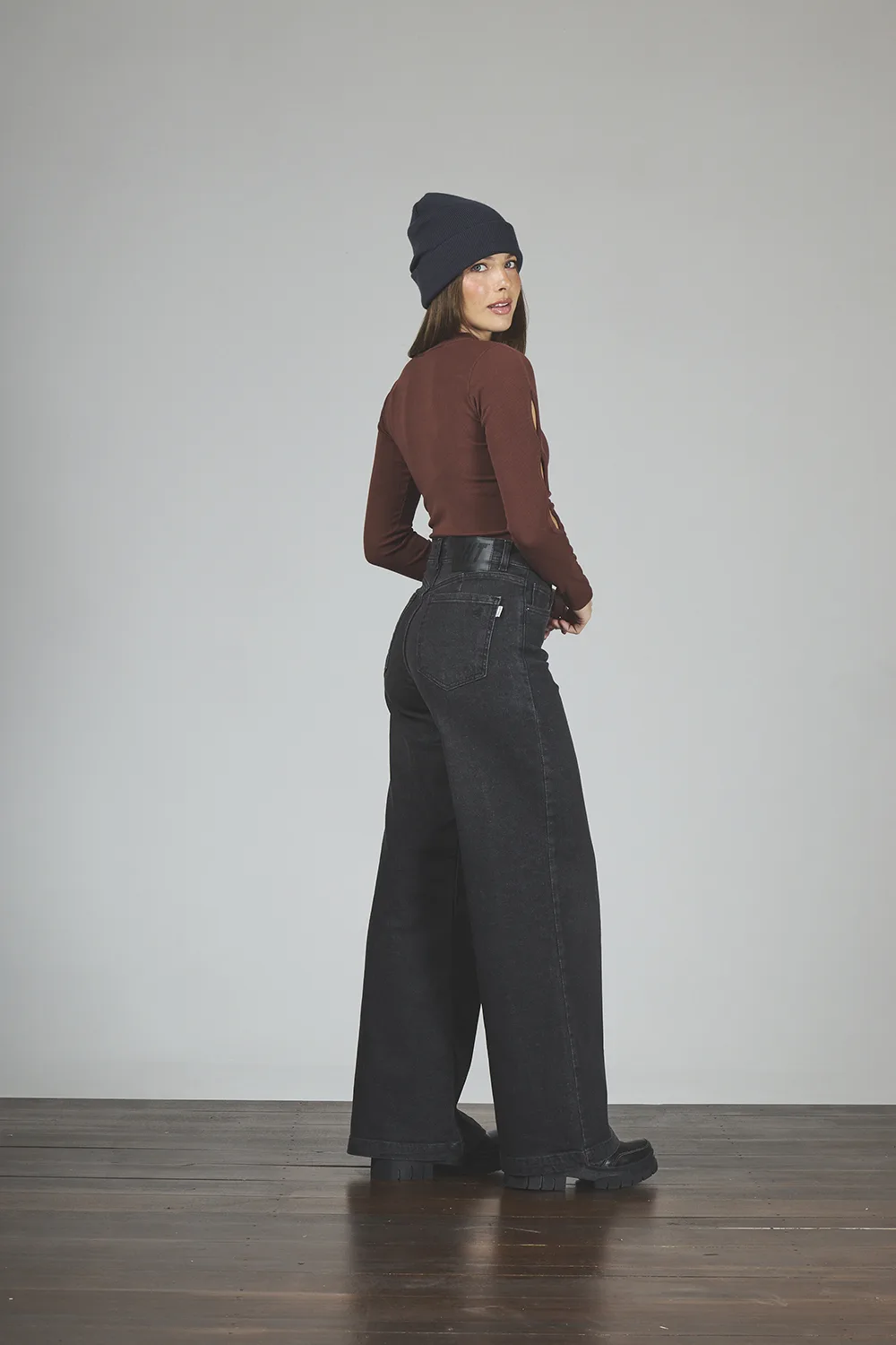 Alternative view of ART. 412 | MAXI BAGGY NEGRO DESTROYER CLÁSICO ELASTIZADO