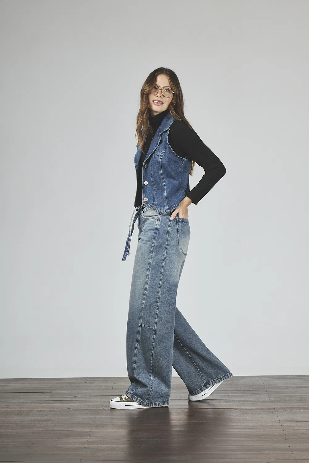 ART. 414 | BAGGY MATIZADO CON RECORTE Y CINTO RÍGIDO - Imagen 5