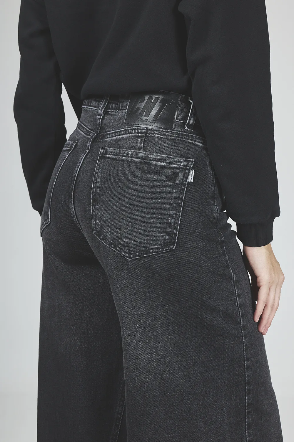 ART. 416 | MAXI BAGGY NEGRO DESTROYER OVERSIZE CON RECORTE ELASTIZADO - Imagen 4
