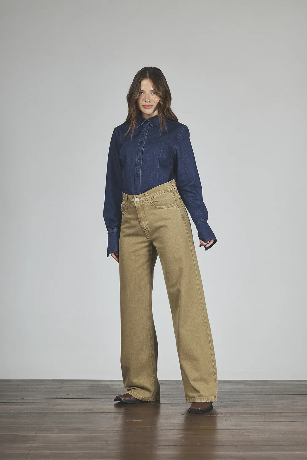 ART. 423 | WIDE LEG CAMEL CLÁSICO RÍGIDO