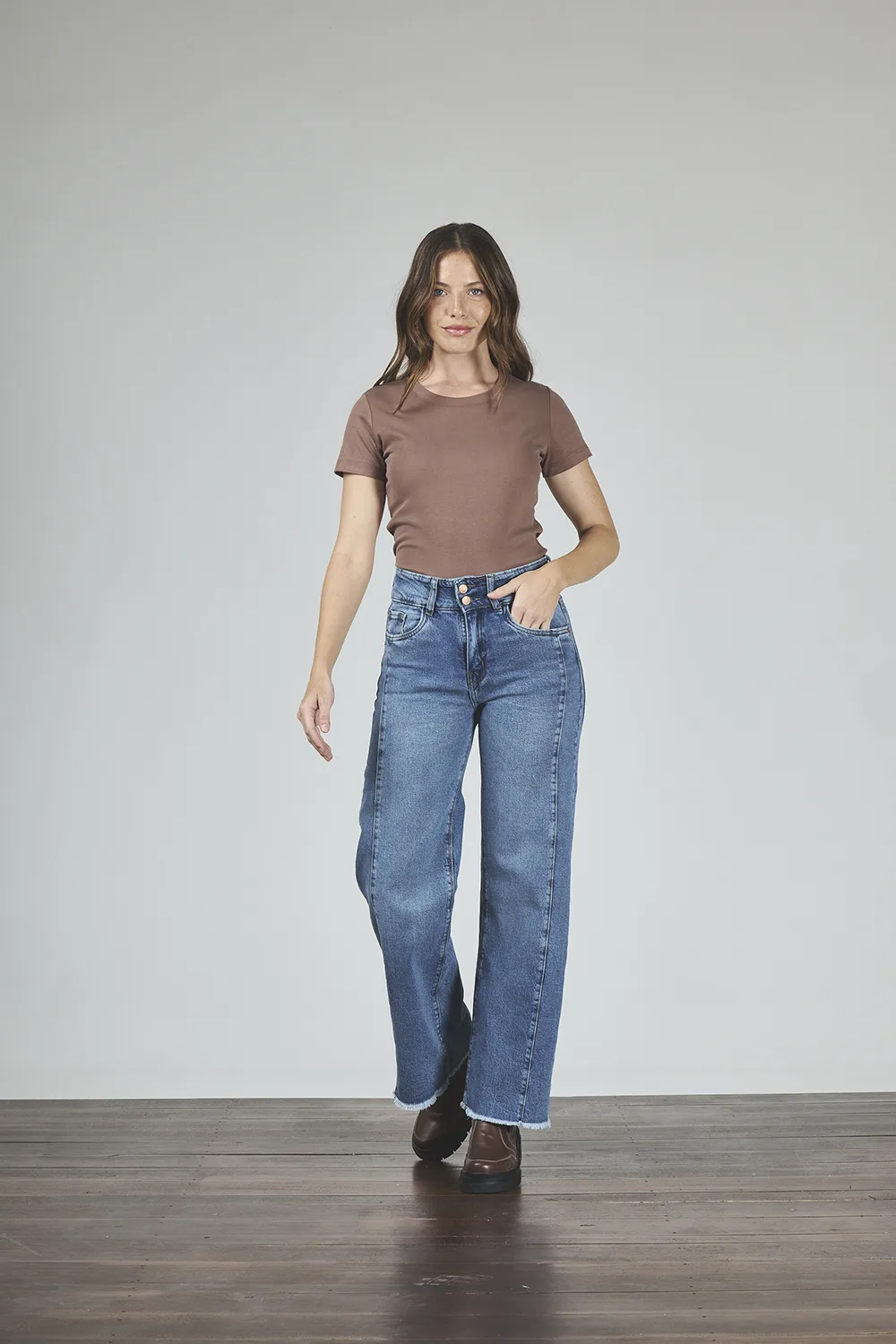 ART. 430 | BAGGY STONE CINTURA ANCHA C/RECORTE BOTA DESFLECADA ELASTIZADO