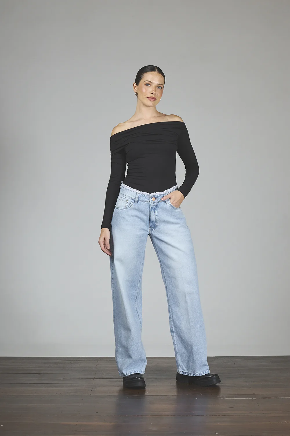 ART. 435 | BAGGY CINTURA CON BRODERY TIRO BAJO RÍGIDO