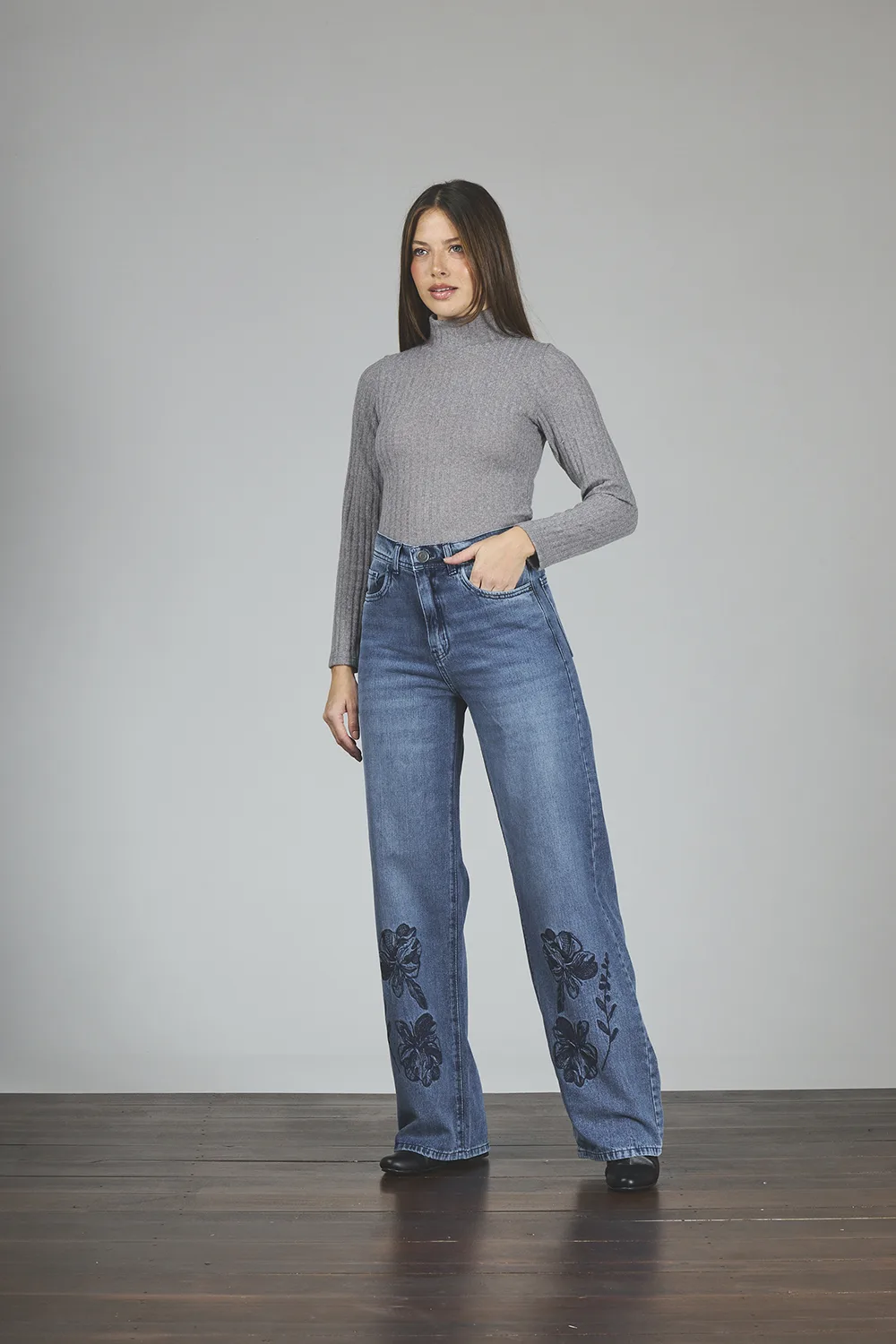 ART. 446 | BAGGY STONE BORDADO EN BOTA RÍGIDO