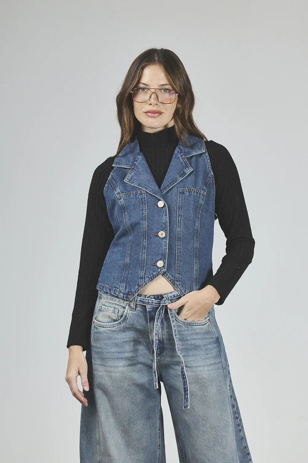 ART. 450 | CHALECO MATIZADO RECORTE V RÍGIDO