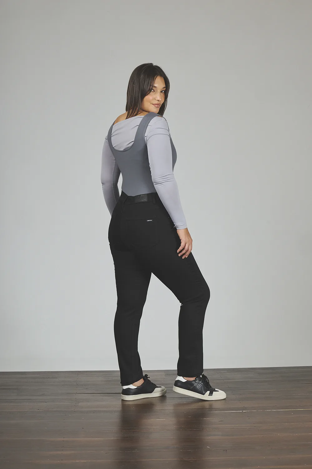 Alternative view of ART. 704 | NEGRO CLÁSICO ELASTIZADO