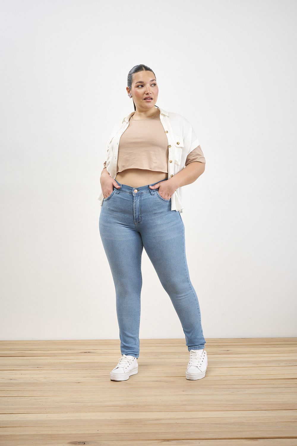 ART. 711 | BIGOTE PIEL CELESTE ELASTIZADO