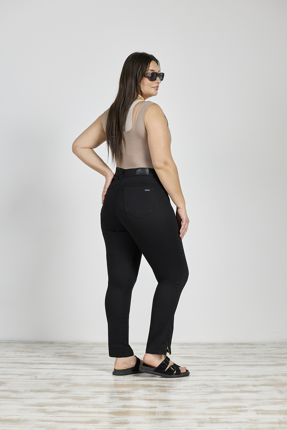 Alternative view of ART. 720 | NEGRO CIERRE EN LA BOTA ELASTIZADO