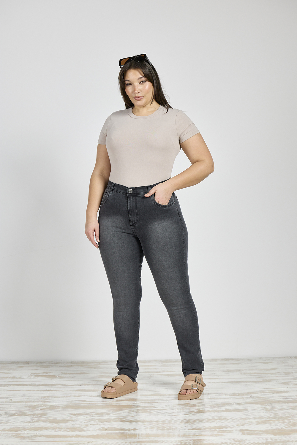 ART. 774 | GRIS LOCALIZADO CON CHAPITA ELASTIZADO