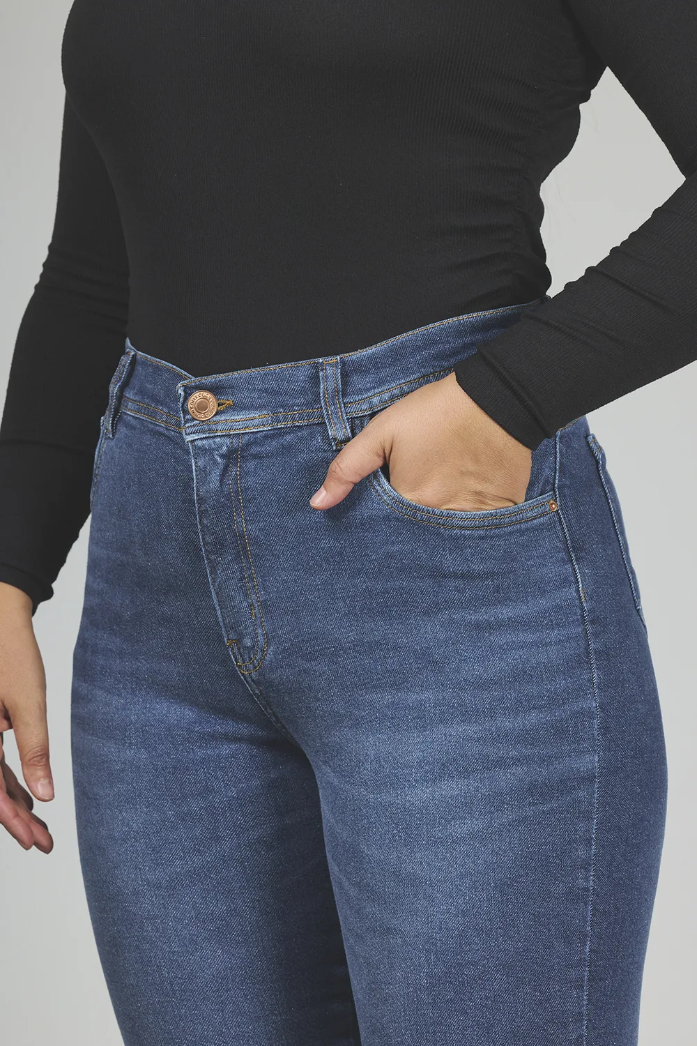 Alternative view of ART. 796 | CROP SEMI OXFORD STONE CON TAJO EN BOTA ELASTIZADO