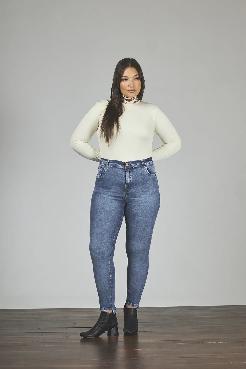 ART. 808 | TRAPEADO BOLSILLO PULIDO BOTA DESIGUAL ELASTIZADO