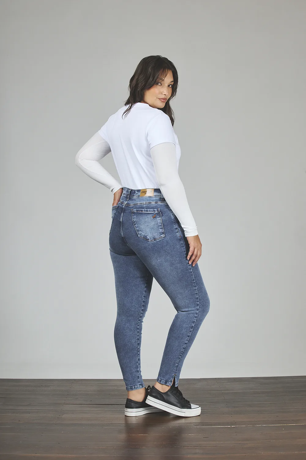 Alternative view of ART. 810 | TRAPEADO CON PEQUEÑA ROTURA TAJO EN BOTA ELASTIZADO