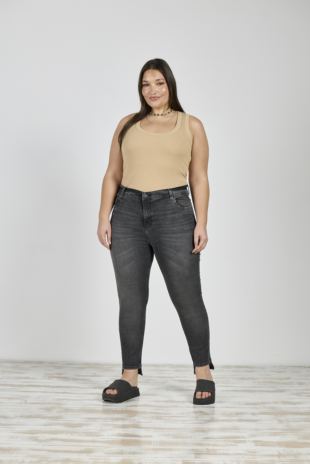 ART. 823 | GRIS HUMO BOTA DESIGUAL ELASTIZADO