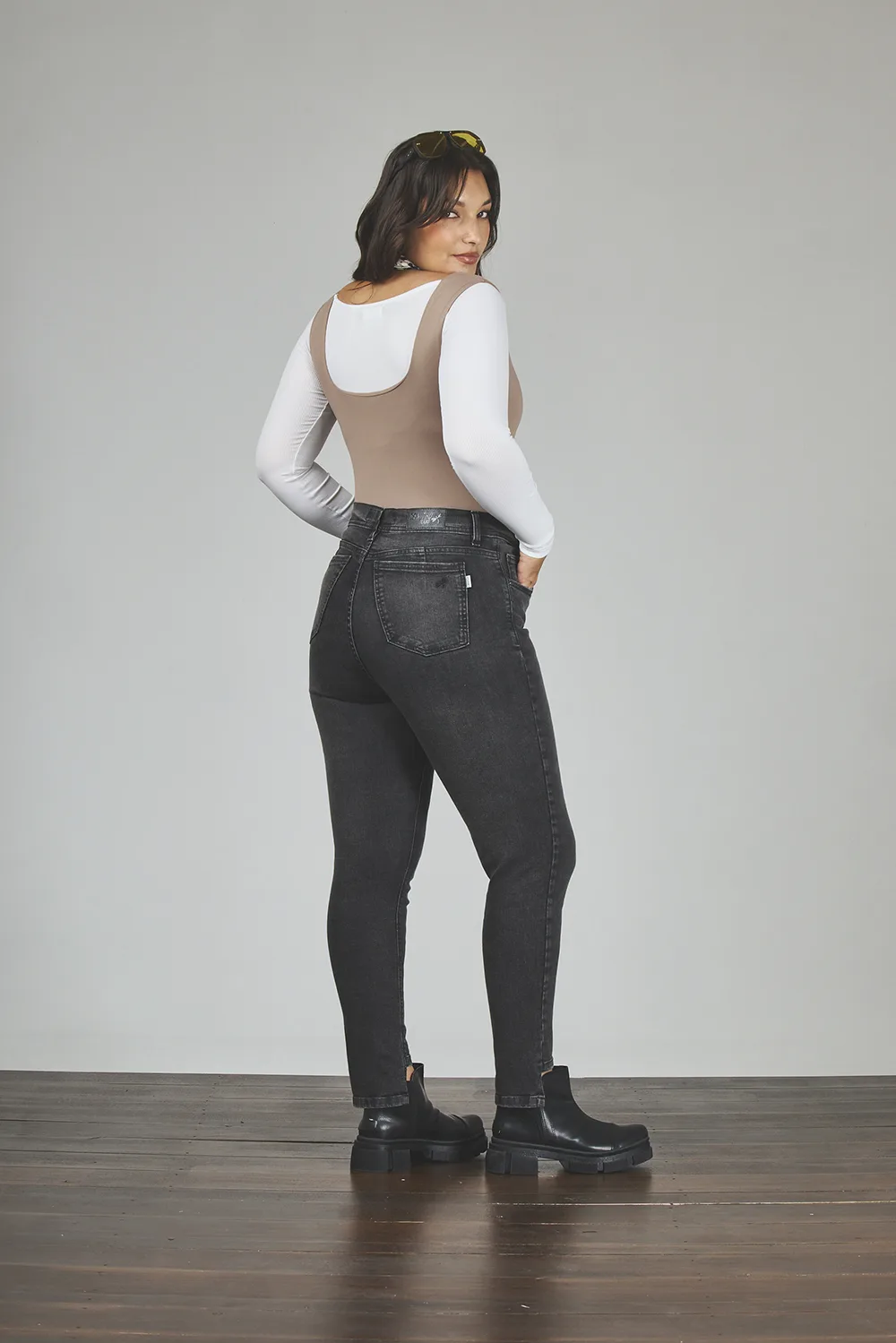 Alternative view of ART. 823 | GRIS HUMO BOTA DESIGUAL ELASTIZADO