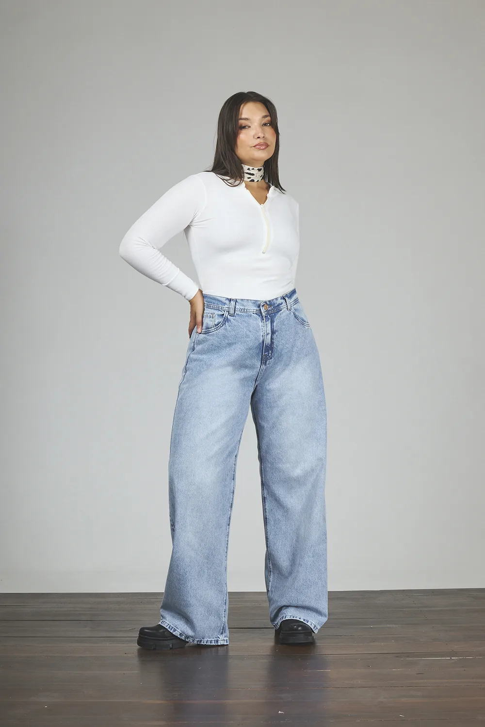 ART. 836 | WIDE LEG CELESTE CLÁSICO BOLSILLO PULIDO RÍGIDO