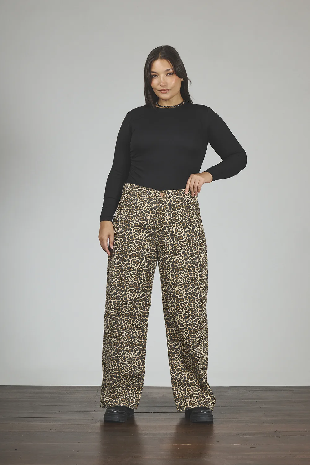 ART. 841 | WIDE LEG ANIMAL PRINT RÍGIDO