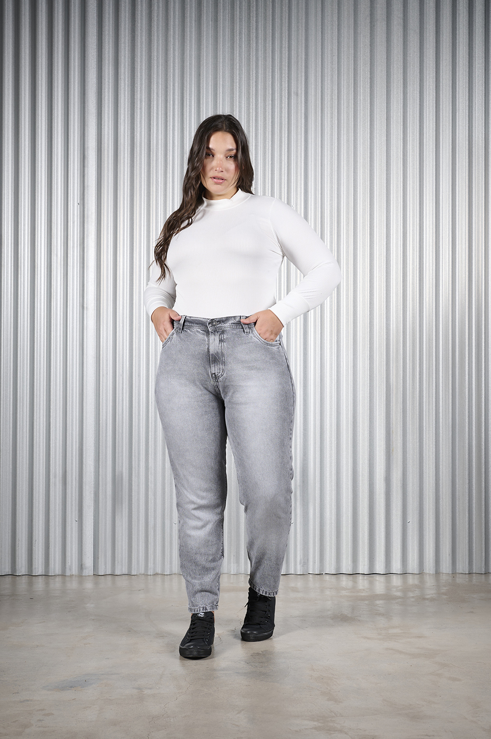 ART. 846 | MOM GRIS CLÁSICO RIGIDO