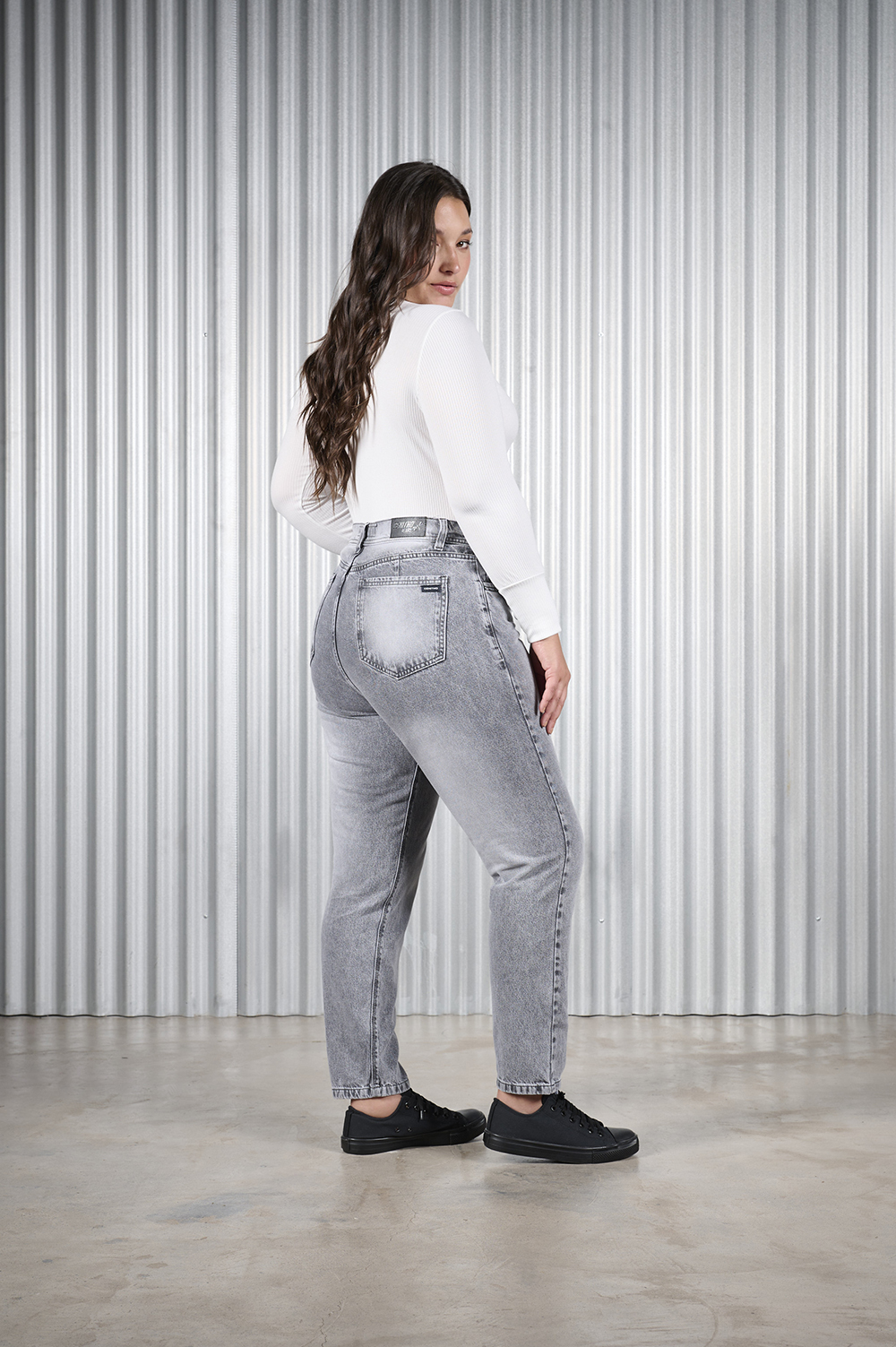 Alternative view of ART. 846 | MOM GRIS CLÁSICO RIGIDO