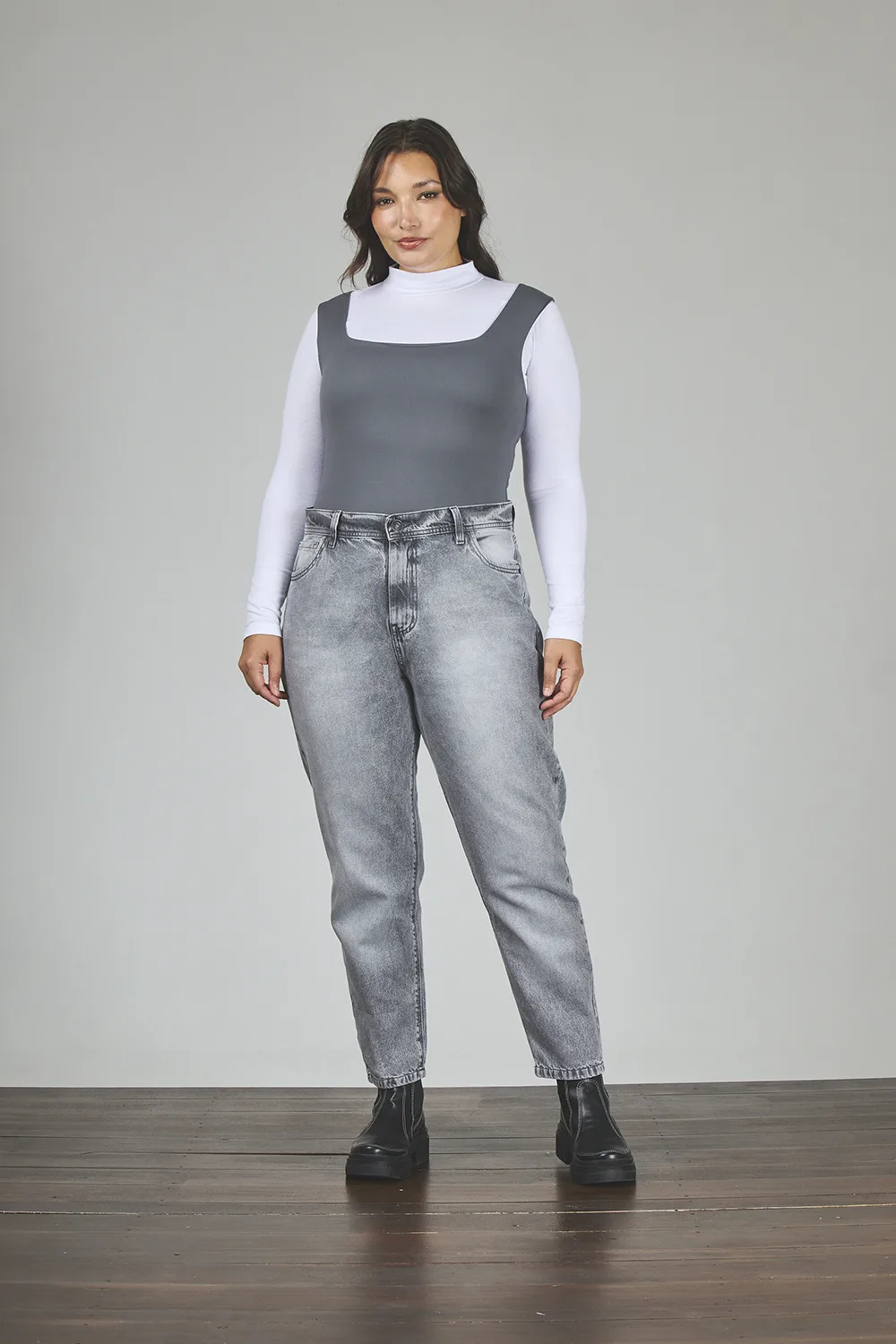 ART. 846 | MOM GRIS CLÁSICO RIGIDO