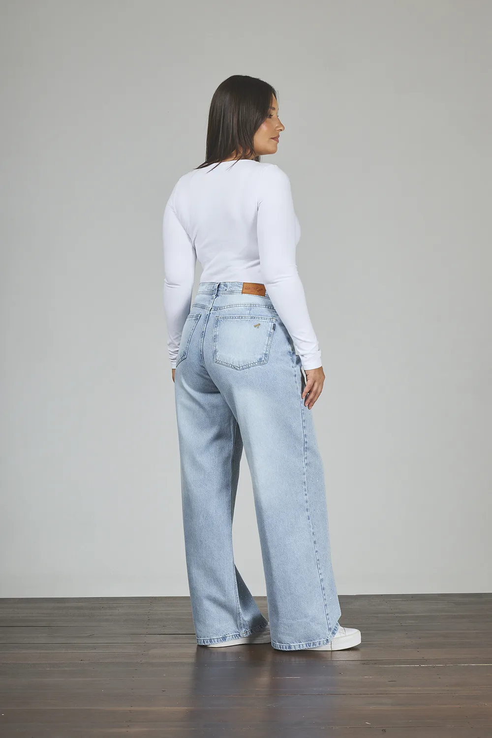 Alternative view of ART. 848 | WIDE LEG CELESTE CON STRASS RÍGIDO