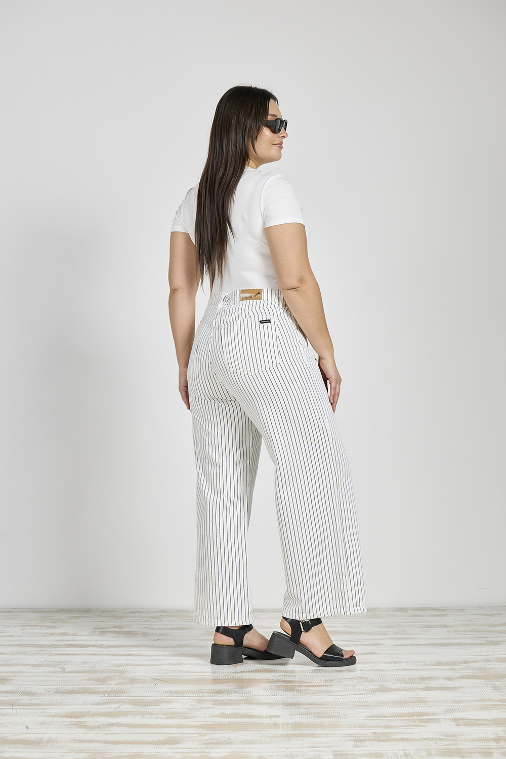 Alternative view of ART. 856 | DAMA CROP WIDE LEG BLANCO RAYADO RÍGIDO