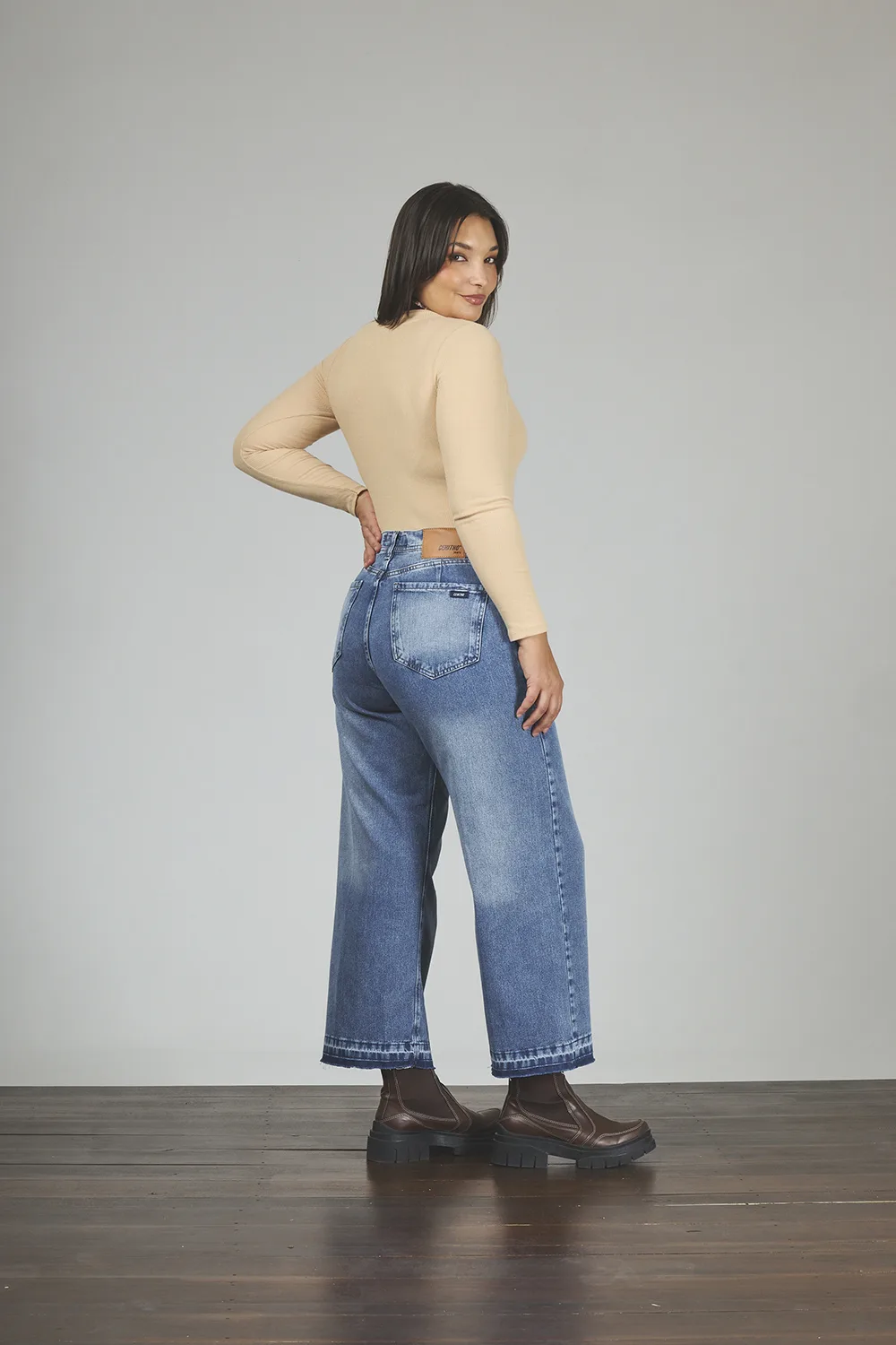 Alternative view of ART. 857 | CROP WIDE LEG  STONE BOTA DESCOSIDA RÍGIDO