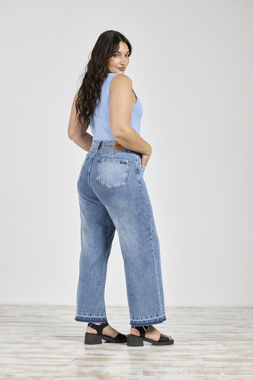 Alternative view of ART. 857 | CROP WIDE LEG  STONE BOTA DESCOCIDA RÍGIDO