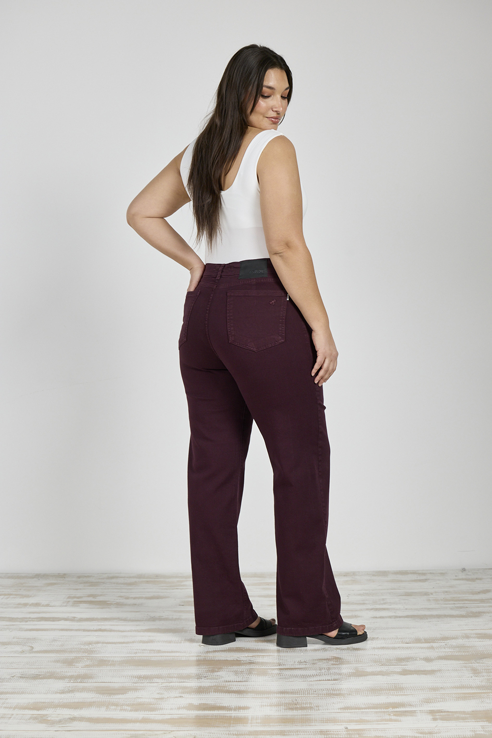 Alternative view of ART. 863 | WIDE LEG CLÁSICO BORDÓ ELASTIZADO