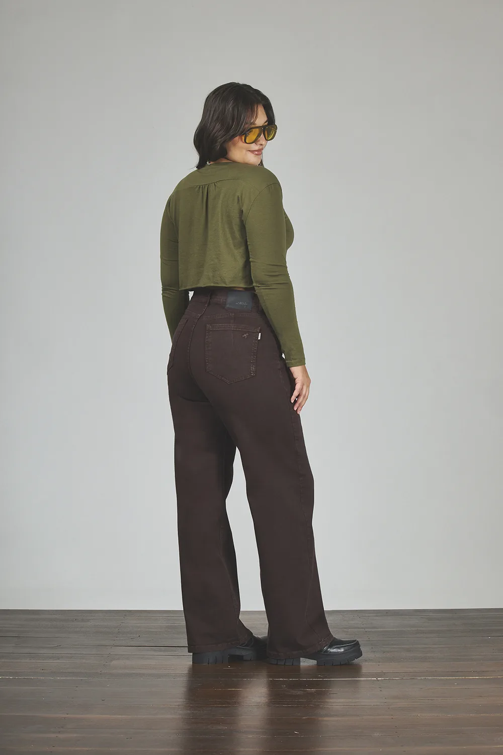 Alternative view of ART. 866 | WIDE LEG CLÁSICO CHOCOLATE ELASTIZADO