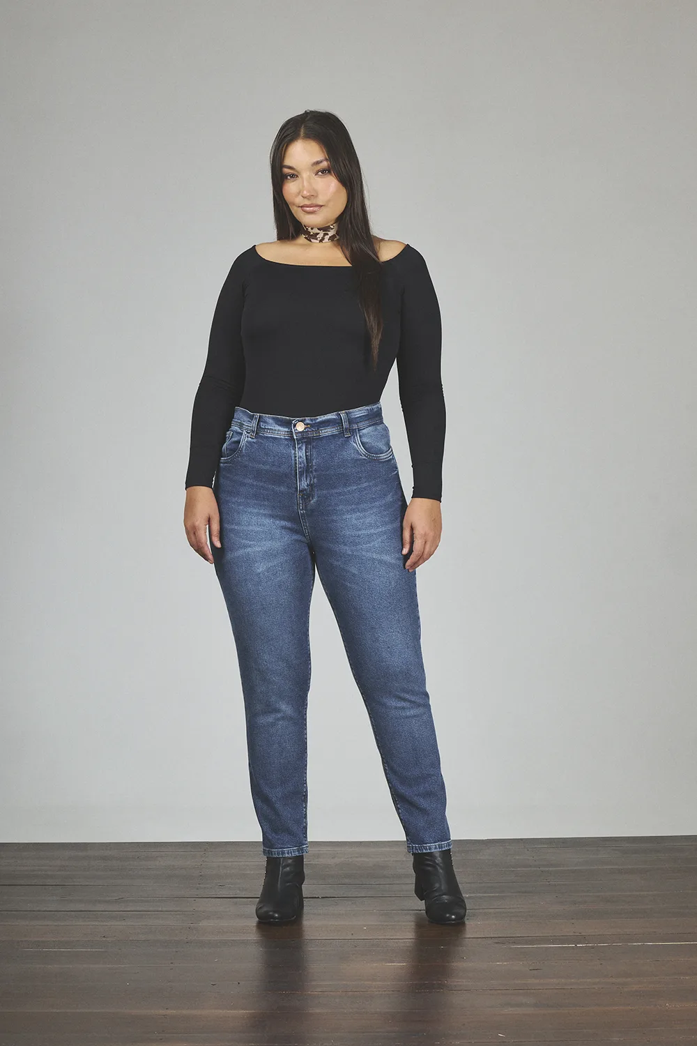 ART. 868 | MOM CLÁSICO STONE GANCHO LATERAL ELASTIZADO